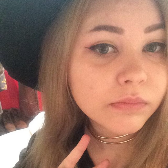 Sarah Bakkar - Poshmark Profile Picture of Sarah Bakkar (@peachybird) on Poshmark