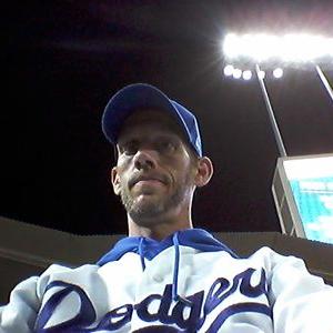 Profile Picture of Douglas Grandchamp (@DFresh1977) on Twitter