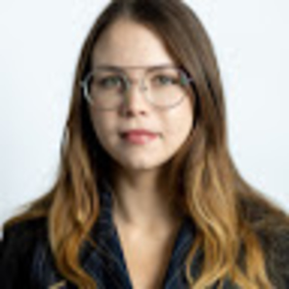 Profile Picture of Danielle Collier (@daniellecolli3r) on Poshmark