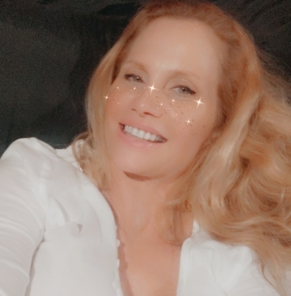 Profile Picture of Renee Blakey (@nenebaby0000) on Poshmark