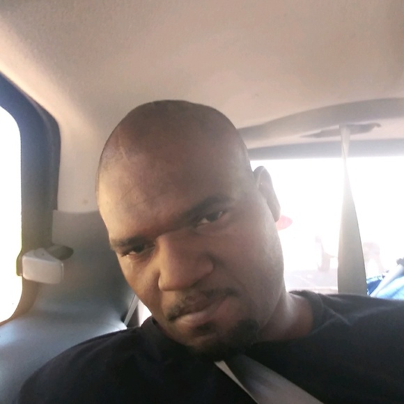 Profile Picture of Kentia Andrews (@bigkunta) on Poshmark