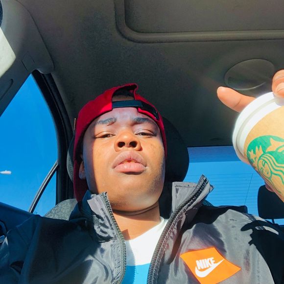 Profile Picture of April Chandler (@goapeshot25) on Poshmark