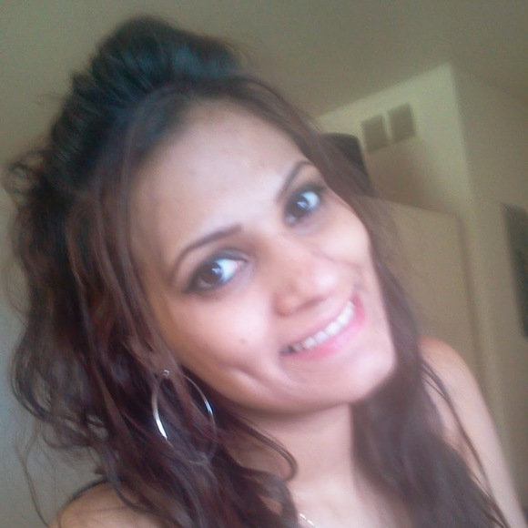 Profile Picture of Crystal Montejano (@crystalshevyn) on Poshmark