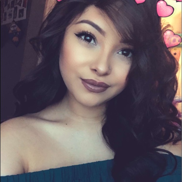 Profile Picture of Bianca Espinoza (@bnoza97) on Poshmark