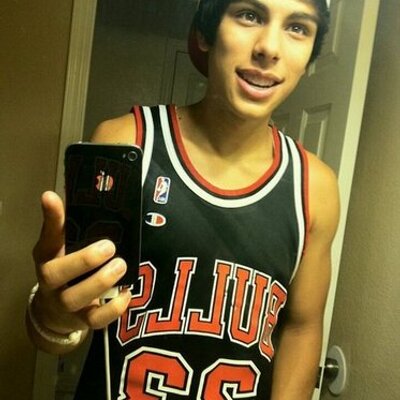 Profile Picture of Jim Boyer (@Jimmy_boiii16) on Twitter