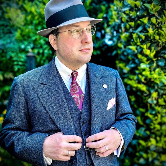 Profile Picture of Delsin Treinys (@delsintreinys) on Poshmark