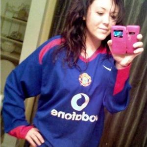 Profile Picture of Jen Mahoney (@oxjenn) on Myspace