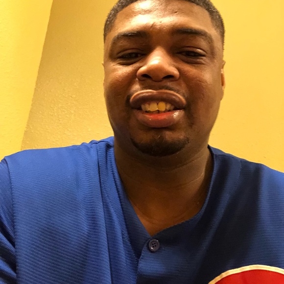 Profile Picture of Robert Burns (@pewethegreat1) on Poshmark