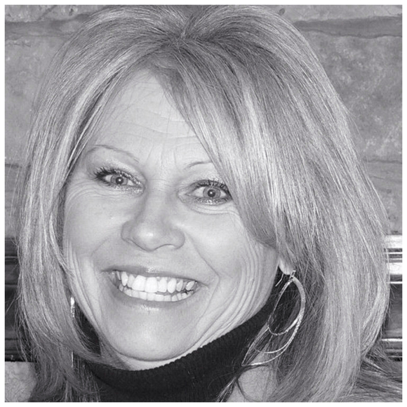 Profile Picture of Sue Spiak (@sspiak) on Poshmark