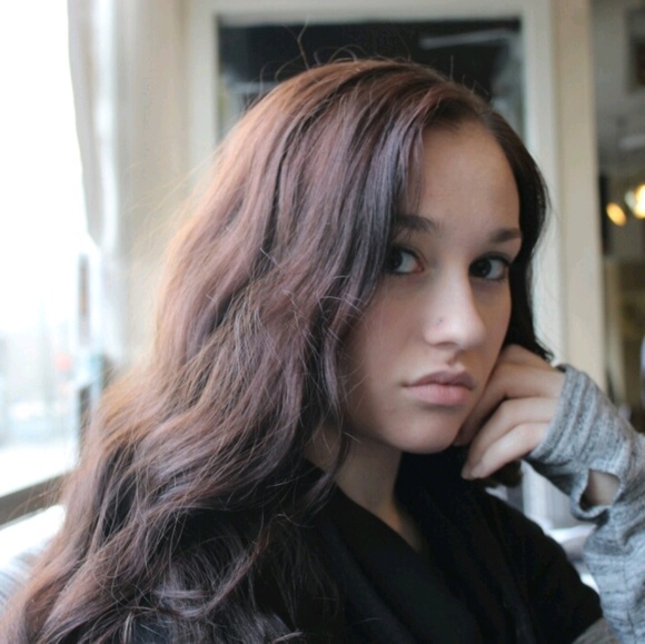 Profile Picture of Kaitlyn Sundling (@kaity_rose) on Poshmark