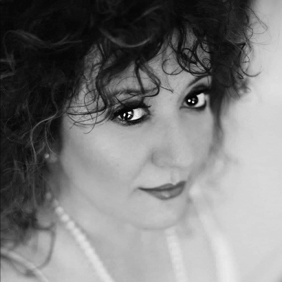 Profile Picture of Paula Berry (@sunshine912447) on Poshmark