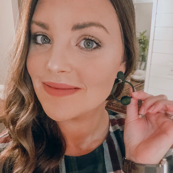 Profile Picture of Savanna Mcelheney (@mcelsn) on Poshmark