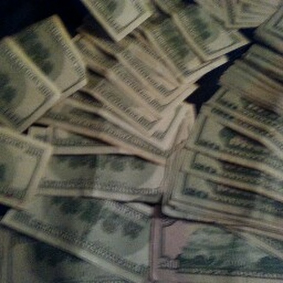 Profile Picture of Charles Newton (@charlesnewton57) on Poshmark