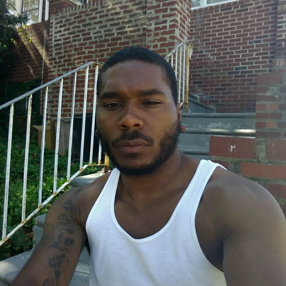Profile Picture of Stephen Hardy (@shardy67) on Poshmark