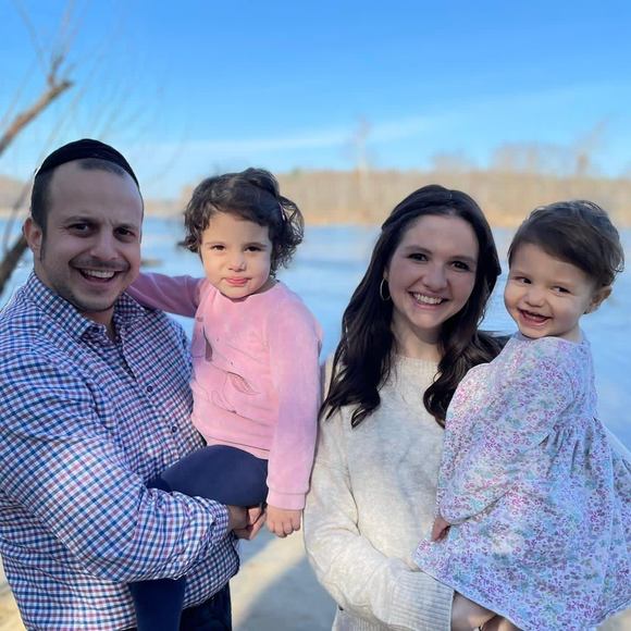 Profile Picture of Shifra Chesler (@shifrachesler) on Poshmark