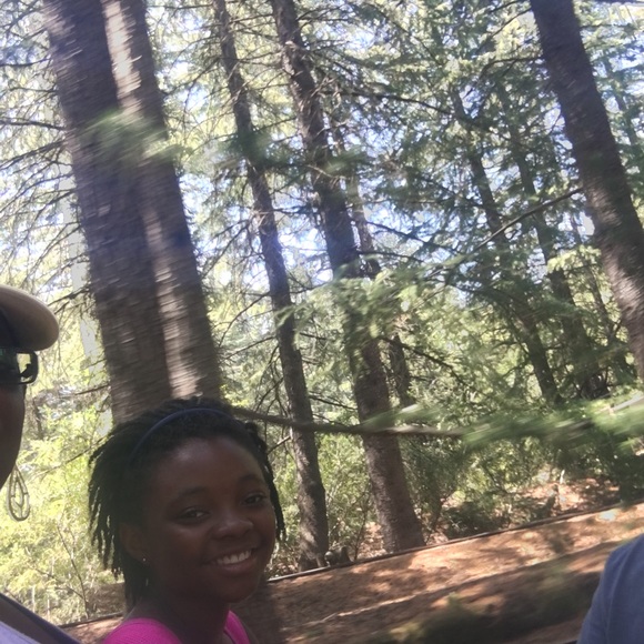 Profile Picture of Wendy Hassock (@hethell2) on Poshmark