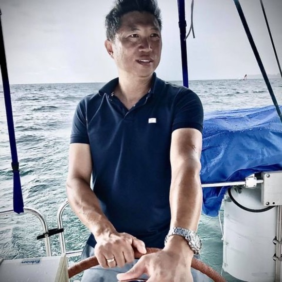 Profile Picture of Michael Fong (@sixplustwo8) on Poshmark