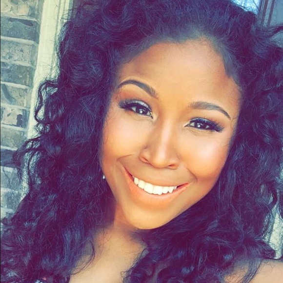 Profile Picture of Markee Potts (@markeed) on Poshmark