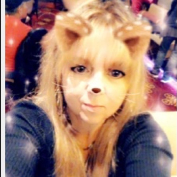 Profile Picture of Denise Catallozzi (@d_catallozzi) on Poshmark