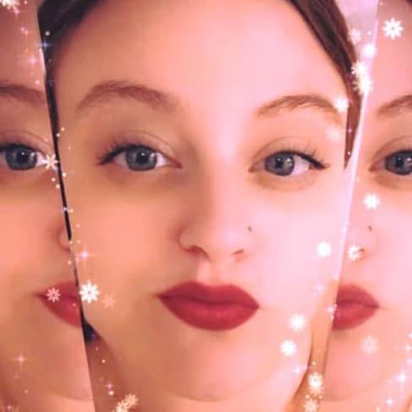 Profile Picture of Candice Pearson (@candiceptheg89) on Poshmark