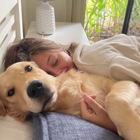 Profile Picture of Willow Davey (@willow_mia) on Poshmark