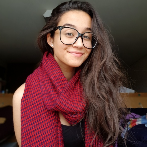 !!juliana Brustolin - Poshmark Profile Picture of !!juliana Brustolin (@j_brustolin) on Poshmark