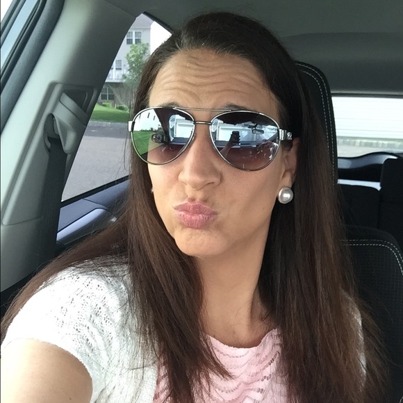 Profile Picture of J Bailey (@jbailey619) on Poshmark