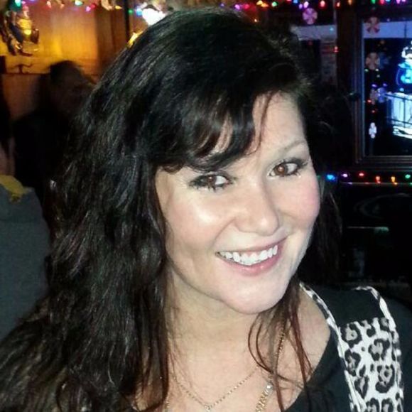 Profile Picture of Jonica Hare (@jonica1) on Poshmark