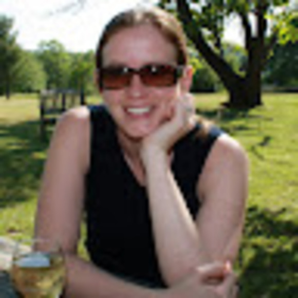 Profile Picture of Anne Hanson (@alh26241) on Poshmark