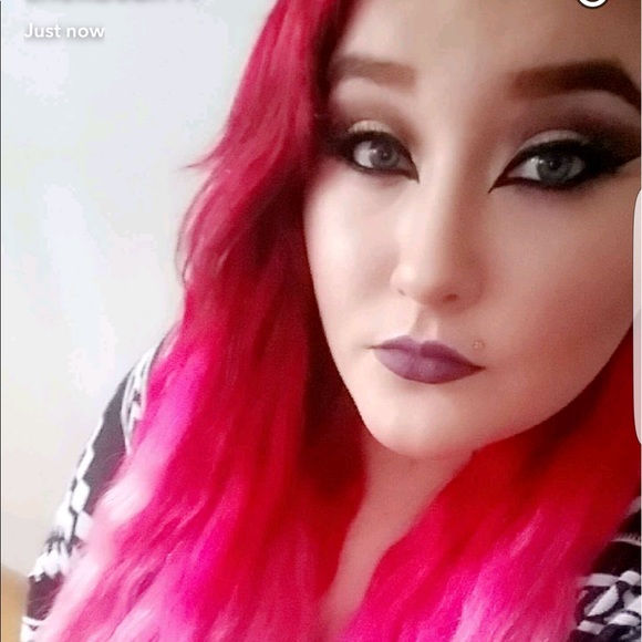 Profile Picture of Chelsea Ossmann (@chelibean15) on Poshmark