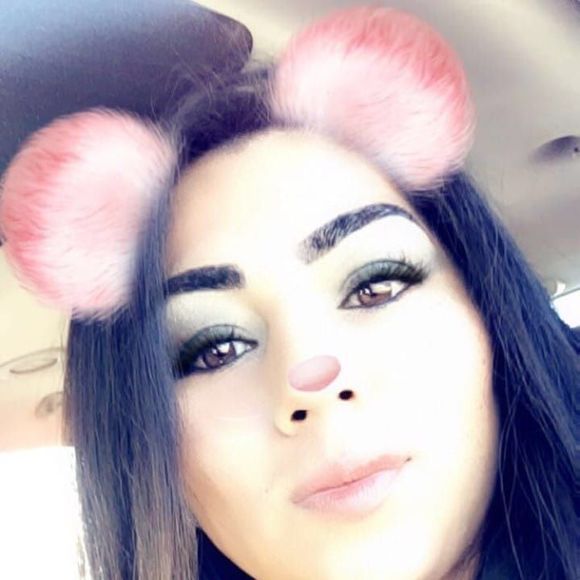 Profile Picture of Lhy Salazar (@lhysalazar) on Poshmark