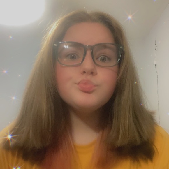 Profile Picture of Josie Roberts (@jellybeanssssss) on Poshmark