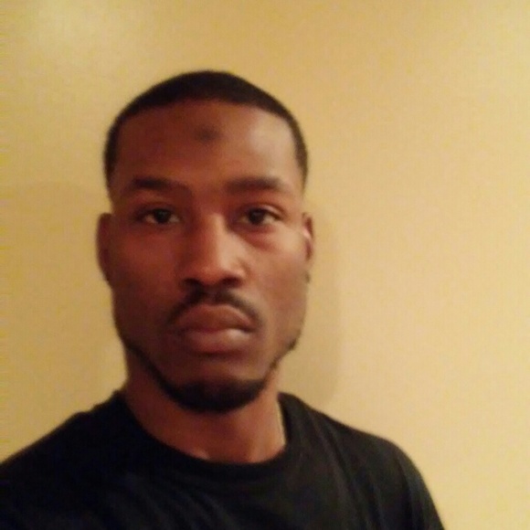 Profile Picture of Damian Wilson (@dcise504) on Poshmark