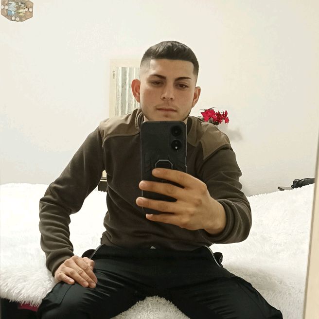 Profile Picture of roberthampu155 (@roberthampu155) on Tiktok