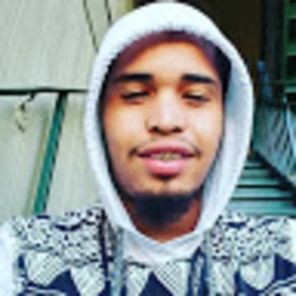 Profile Picture of Ladell Hodges (@ladellhodges212) on Poshmark