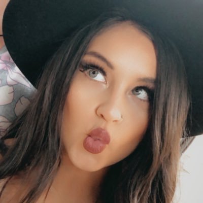 Profile Picture of Lilliannn🌼 (@LileeVasquez) on Twitter