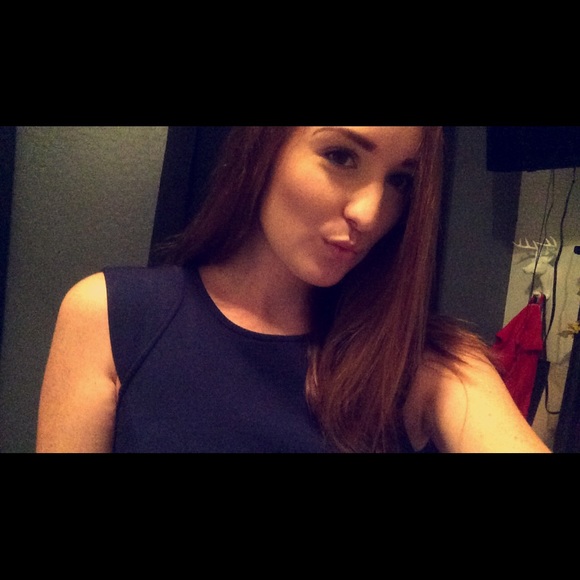 Profile Picture of Tessa Bennett (@tessabennett) on Poshmark