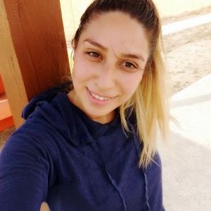 Profile Picture of Isabel Larios (@IsabelL38518863) on Twitter