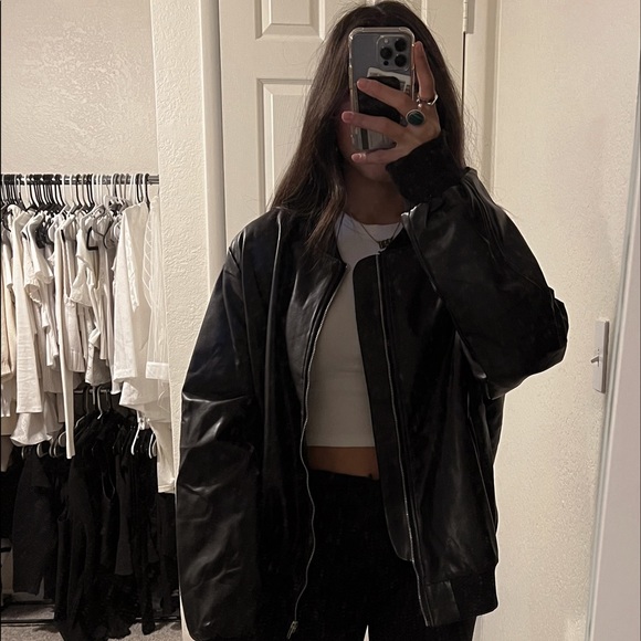 Profile Picture of Jade Boyer (@jademboyer) on Poshmark