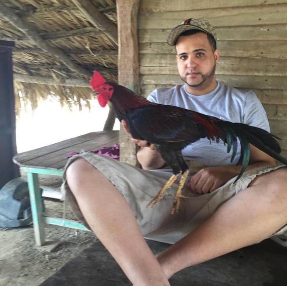 Profile Picture of John Perez (@perezyo90) on Poshmark