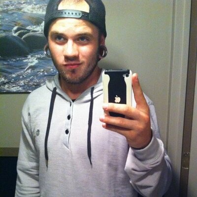 Profile Picture of Kevin Guay (@krevcore) on Twitter