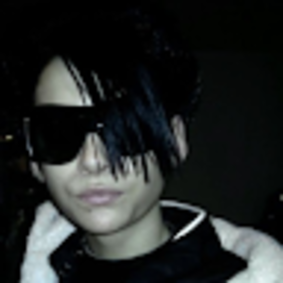 Ally Lindquist - Poshmark Profile Picture of Ally Lindquist (@xutjv_) on Poshmark