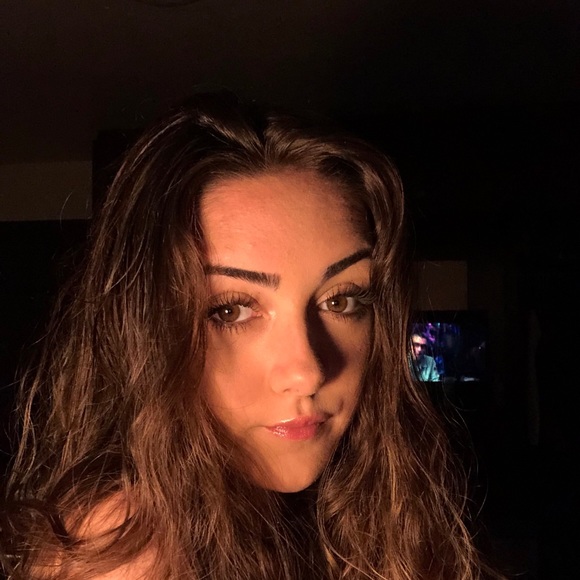Profile Picture of Kai Paddock (@kaibella_) on Poshmark