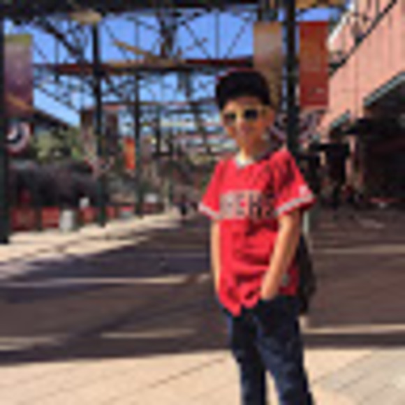 Eduardo reyes Espinoza - Poshmark Profile Picture of Eduardo reyes Espinoza (@championgod7476) on Poshmark