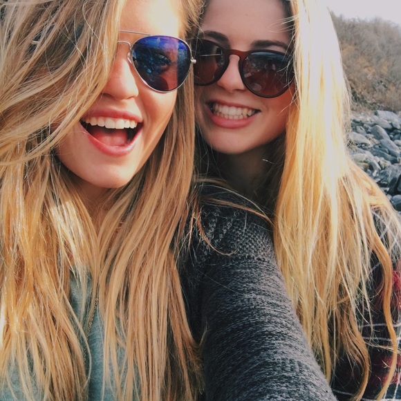 Profile Picture of Emma Speegle (@emmaspeegle_) on Poshmark