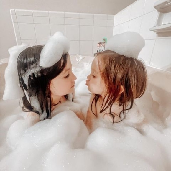 Eliana Stengel - Poshmark Profile Picture of Eliana Stengel (@elianastengel) on Poshmark