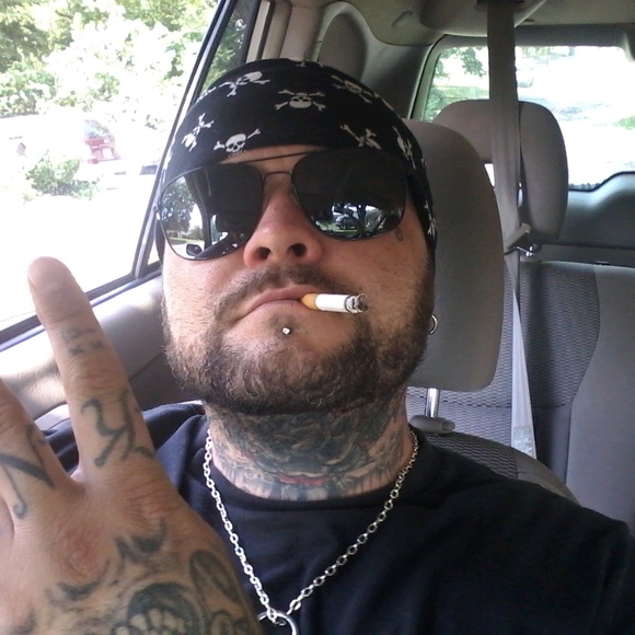 Profile Picture of Brad Martin (@duoghboy83) on Poshmark