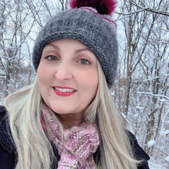 Profile Picture of Marie Digiovine (@mariedigiovine) on Poshmark