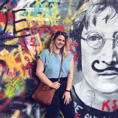 Profile Picture of Mira Wise (@miralwise) on Twitter