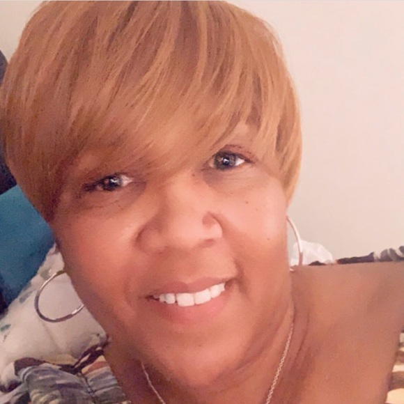 Profile Picture of Loretta Spraggins (@lolo7300) on Poshmark